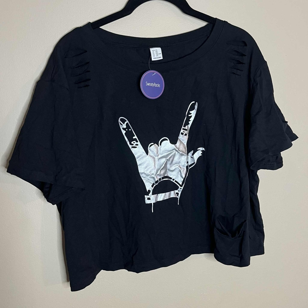 SweatyRocks Women's Short Sleeve T Shirt Distressed Rocker Grunge Crop Top